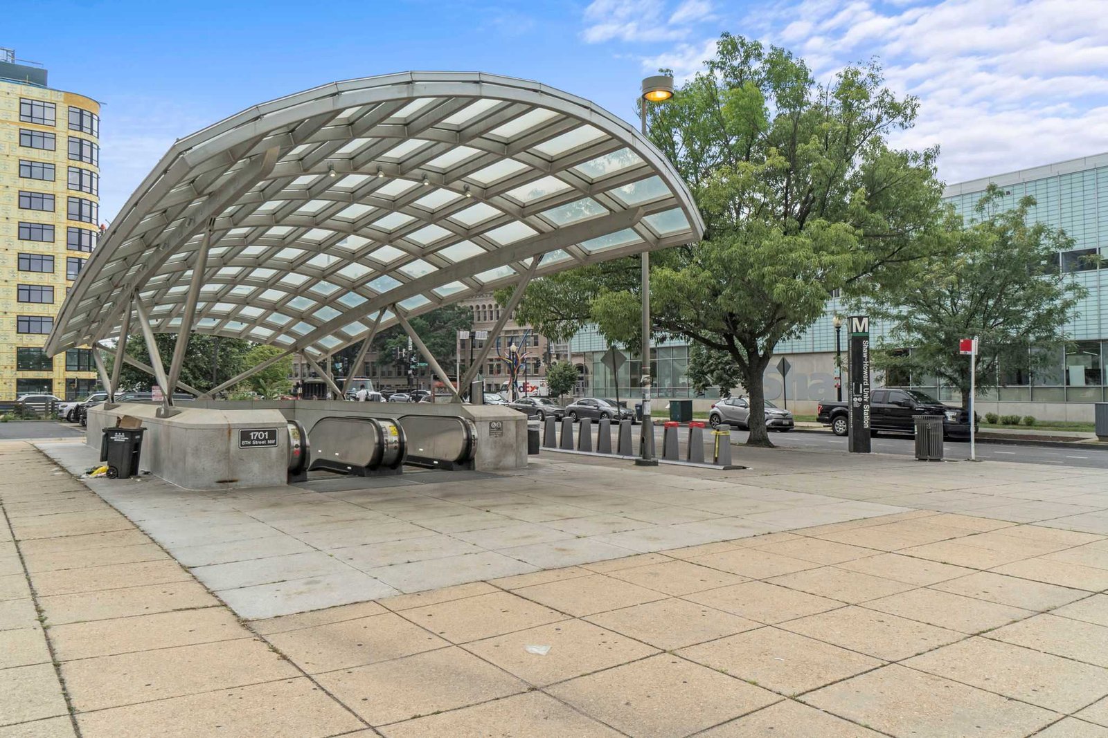 Sleeps 14 · Historic 4BR · Steps to Shaw Metro