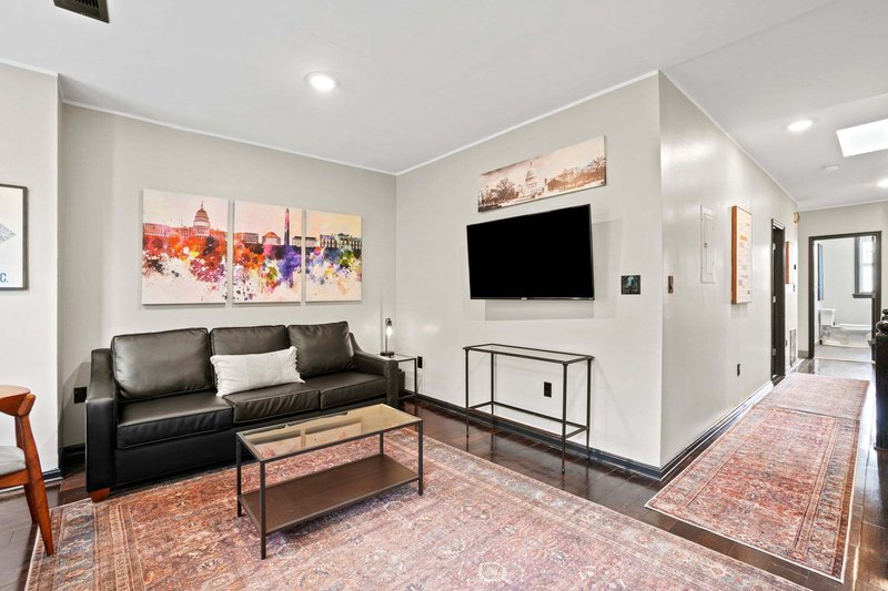 Top-Floor 1BR · Shaw DC · Monthly · Pets OK – Photo 6