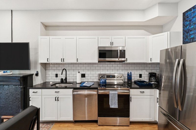 Sleeps 14 · 4BR/4BA · 2 Kitchens · Logan Circle – Photo 2