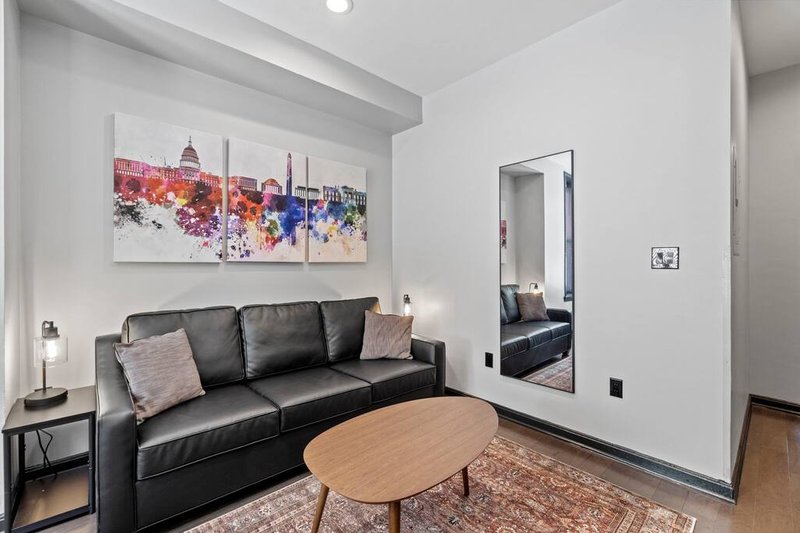 Shaw 1BR + Patio · Monthly · Pets OK · Metro – Photo 9