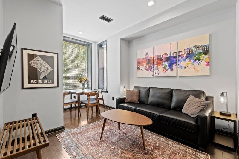 Shaw 1BR + Patio · Monthly · Pets OK · Metro – Photo 6